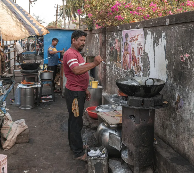 How Street Vendors Spice by Feel — And What That Actually Means for Your Home Kitchen